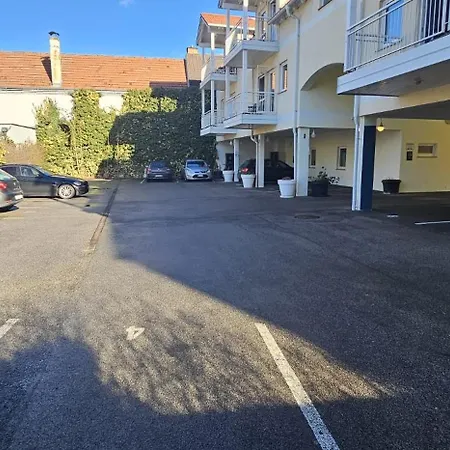 Vienna Airport Residences 3*