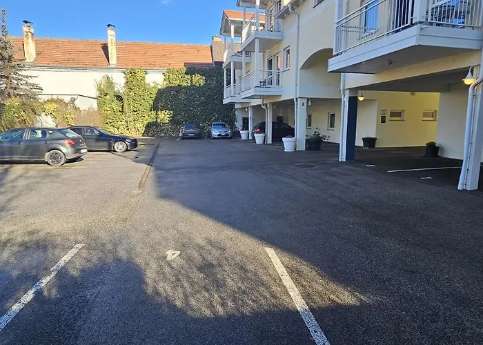 Vienna Airport Residences 3*